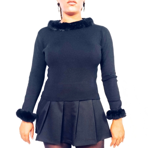 Fur Trimmed Sweater - Picture 4 of 9